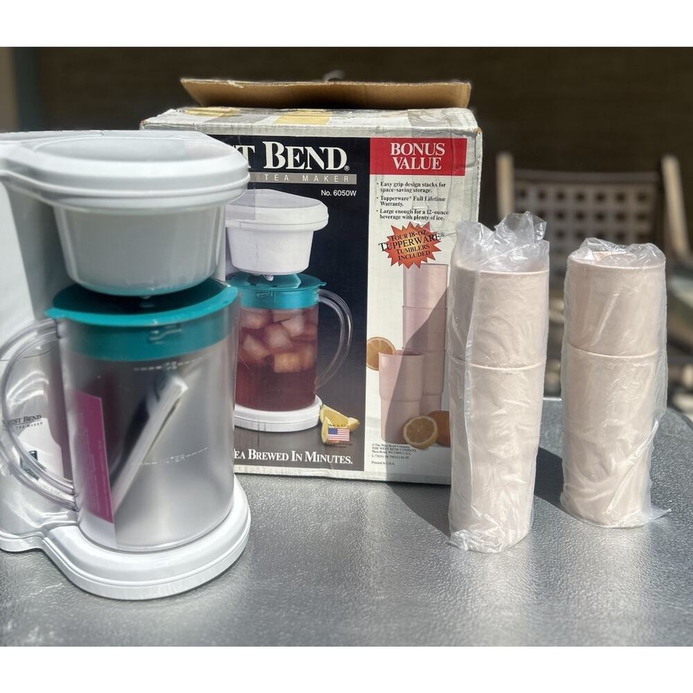 West Bend 2 Quart Iced Tea Maker W/ 4 Tupperware Set Original Box New Old Stock